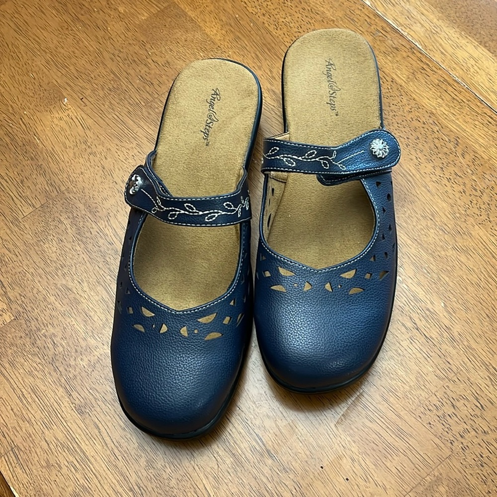 Angel Steps Navy Mule